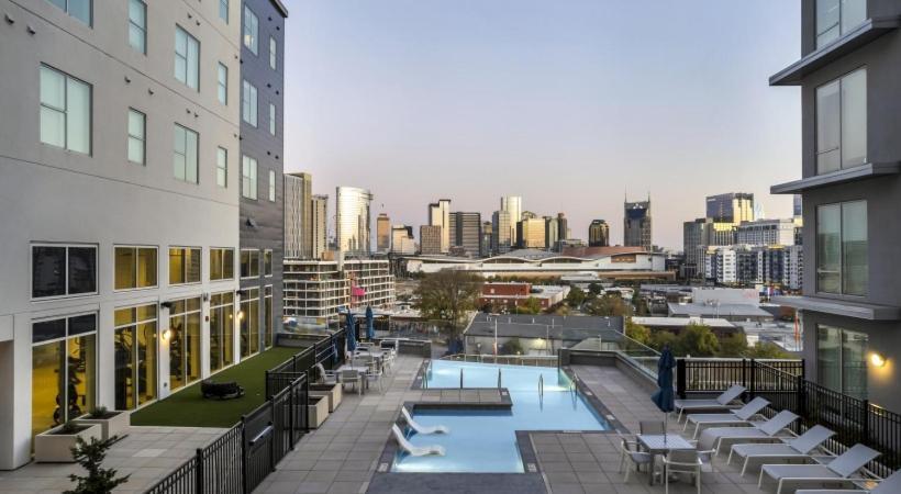 נאשוויל Midnight Manor Penthouse Suite The Gulch מראה חיצוני תמונה
